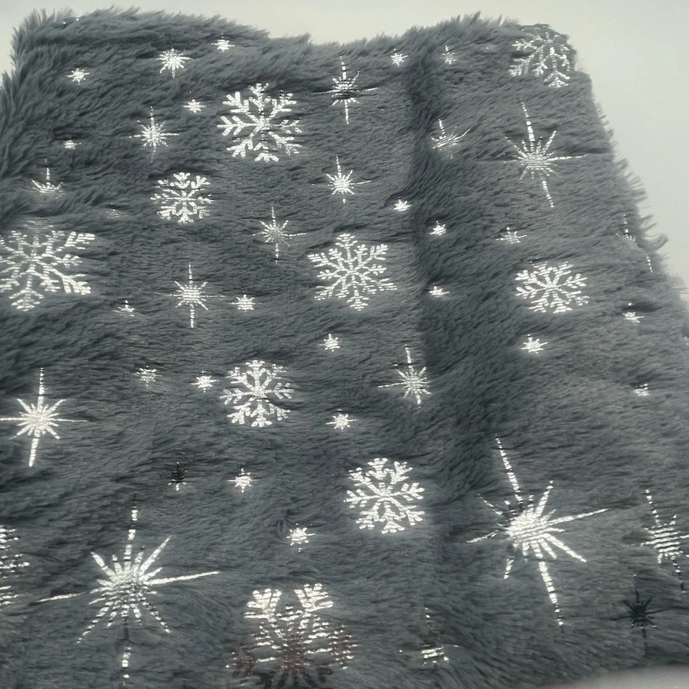 New Gray Faux Fur Pillow Covers with Silver Snowflakes 18 x 18” Holiday